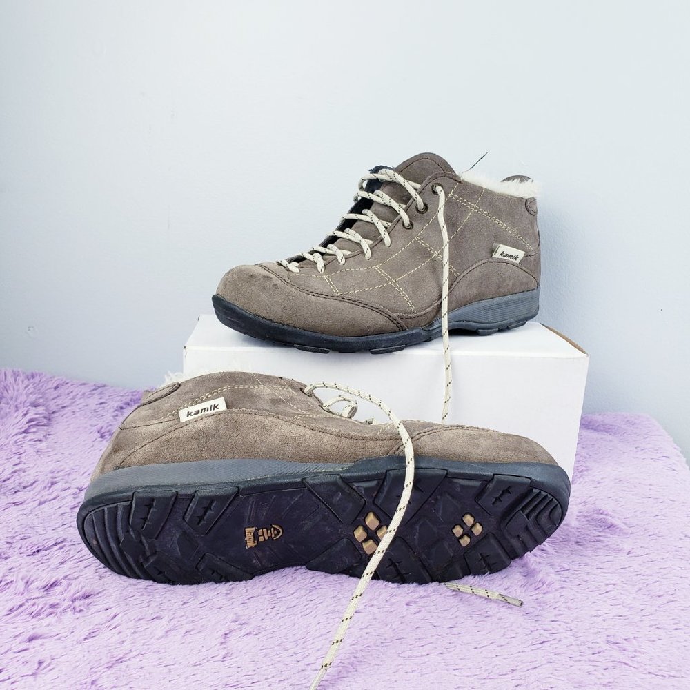 WATERPROOF, CALF LEATHER+SHERPA FUR LINED Taupe Hiker Snow Boot W39 KAMIK BRAND